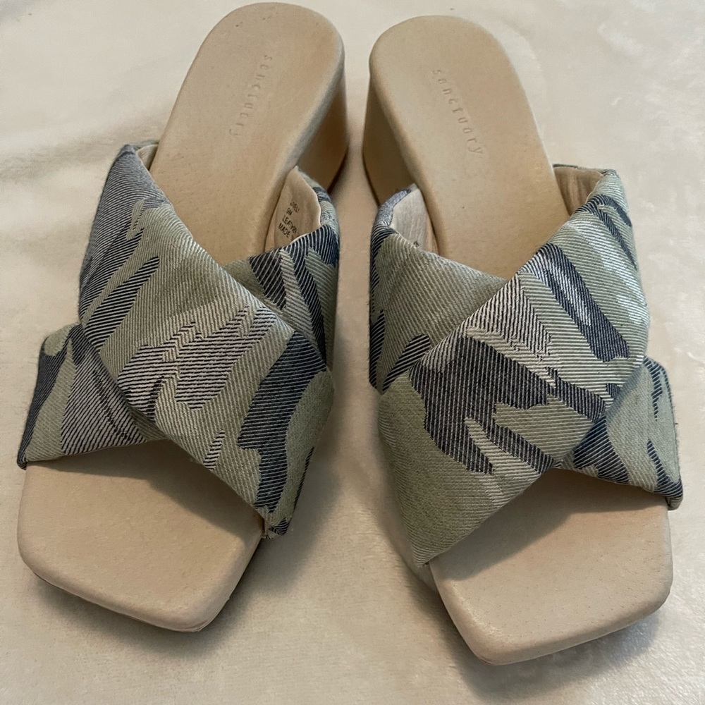 Sanctuary Lively Camo Heeled Slides